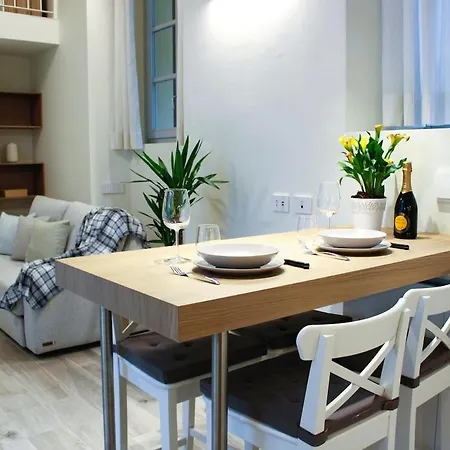 Casa Magda In Palazzo Diaz-quiet Centrally Located Como