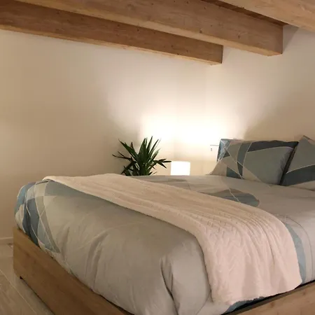 Casa Magda In Palazzo Diaz-quiet Centrally Located *